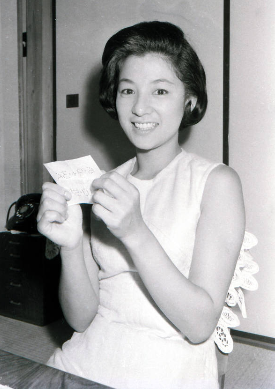 日本老牌女演员青山京子因肺癌去世 享年84岁
