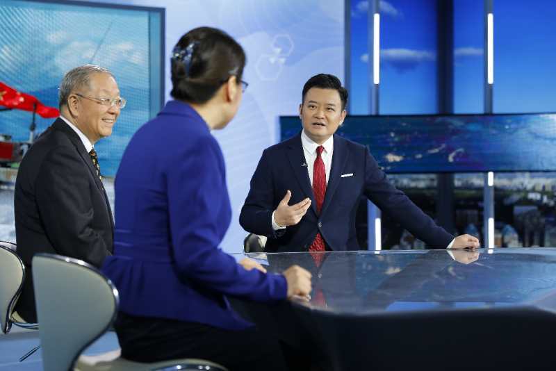 央视主持李佳明回应消失传闻：在主持军事节目